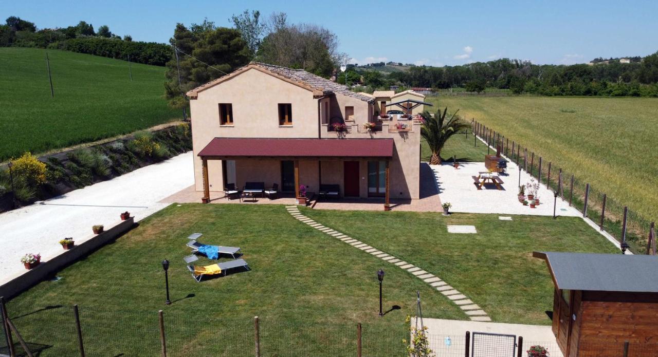 Casa Montefiore 13 Girasoli Lt Nella Tranquilla Campagna Marchigiana Ancona Exteriör bild