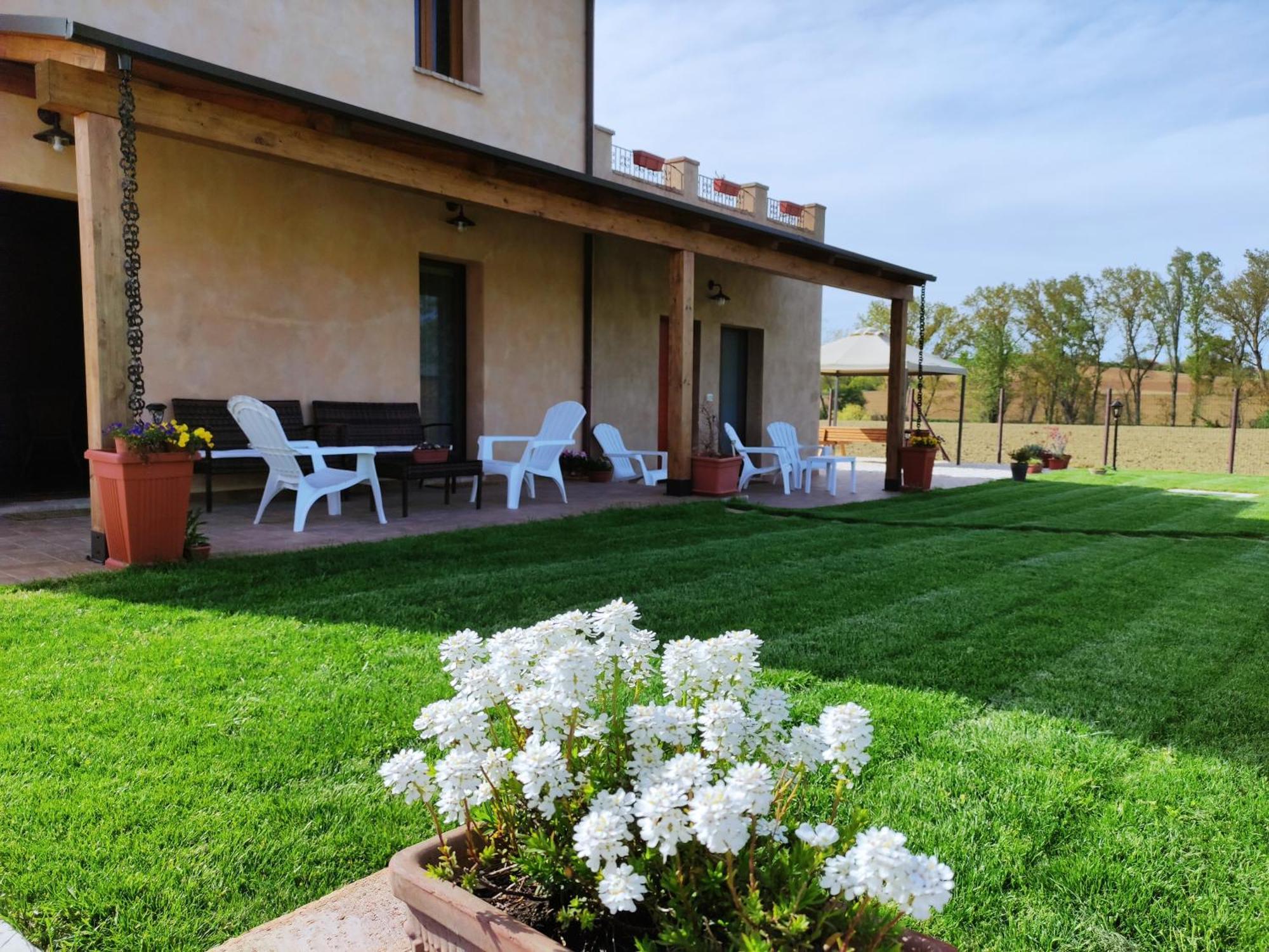 Casa Montefiore 13 Girasoli Lt Nella Tranquilla Campagna Marchigiana Ancona Exteriör bild